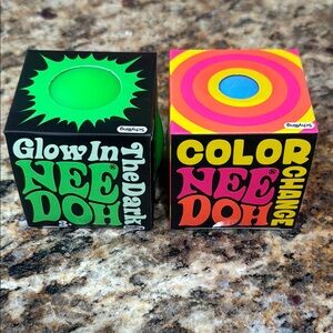 NeeDoh Glow-In-The-Dark & Color Change Stress Balls - Green & Blue